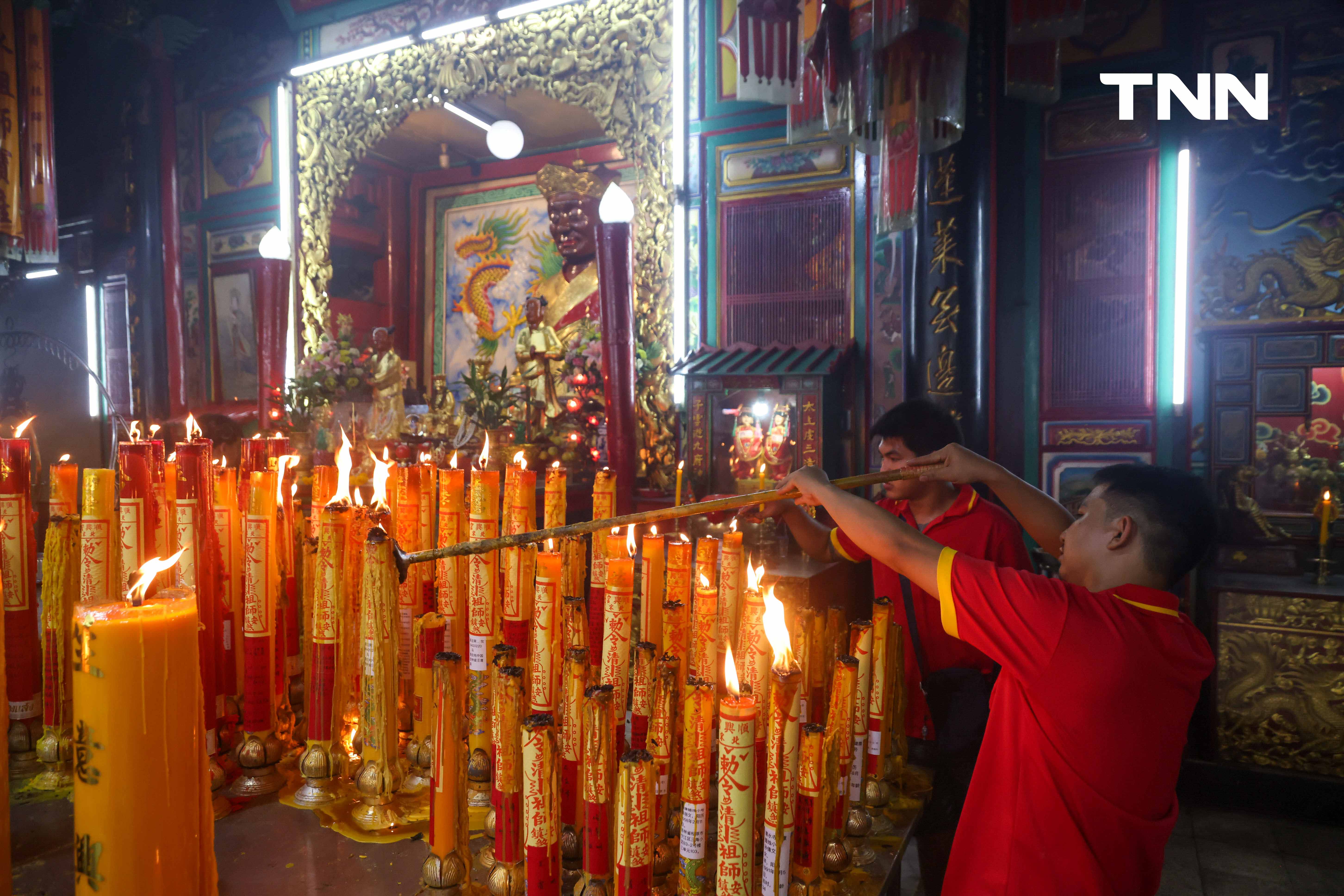 ชาวไทยเชื้อสายจีน ไหว้บรรพบุรุษเนื่องในวันตรุษจีนที่ตลาดน้อย