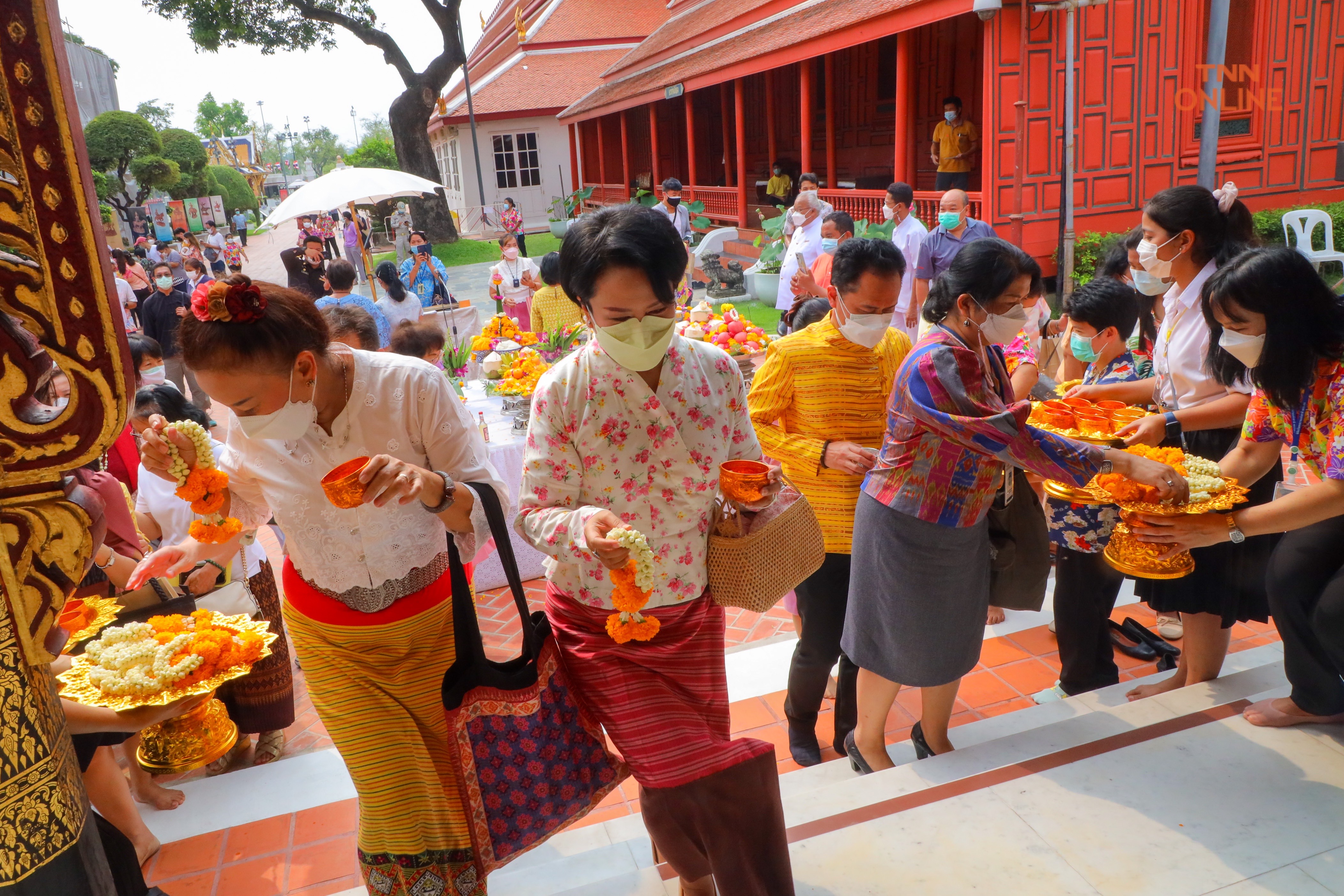 ประมวลภาพ พิพิธภัณฑสถานฯ จัดสรงน้ำพระธาตุและเทวดานพเคราะห์เสริมสิริมงคลวันสงกรานต์