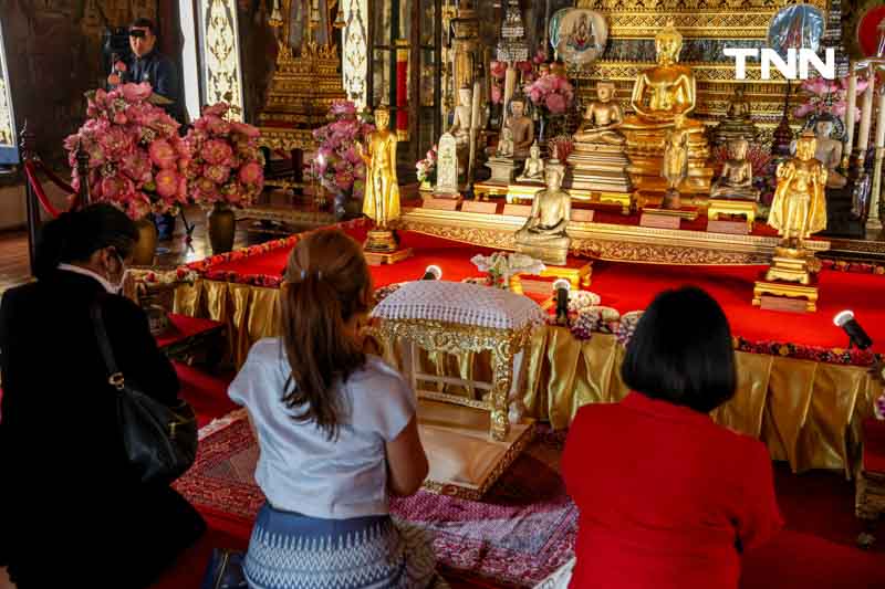 ไหว้พระขอพรในโอกาสขึ้นปีใหม่ สักการะพระพุทธรูป "นบพระปฏิมา 9 นครามหามงคล 2568"