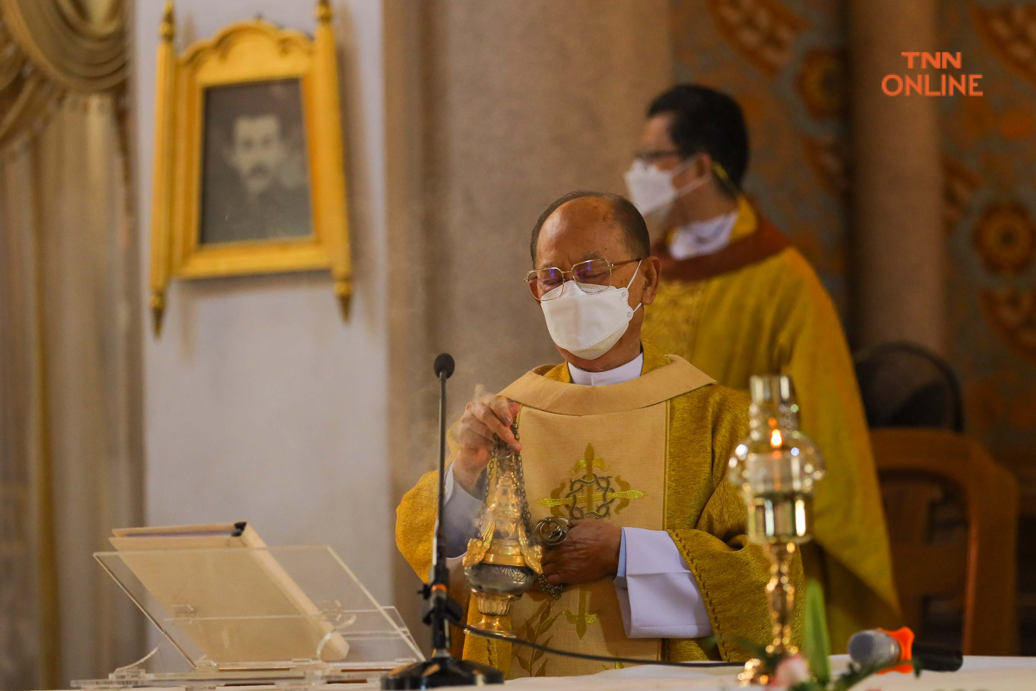 สมโภชพระคริสตสมภพ ชาวคริสต์ประกอบพิธีมิสซาในวันคริสต์มาส