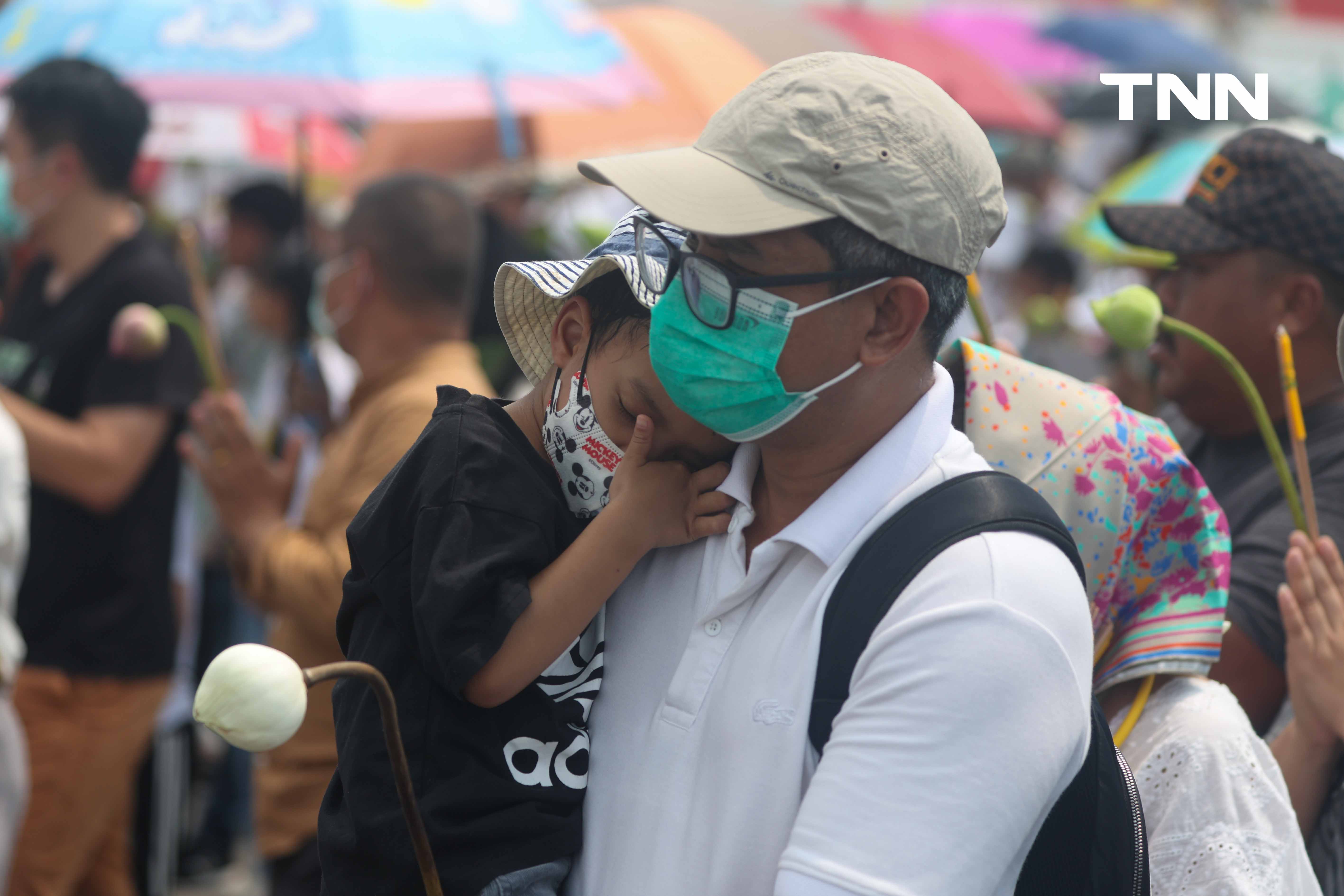 วันสุดท้ายเนืองแน่น ชาวพุทธเข้ากราบพระบรมสารีริกธาตุและพระอรหันตธาตุ