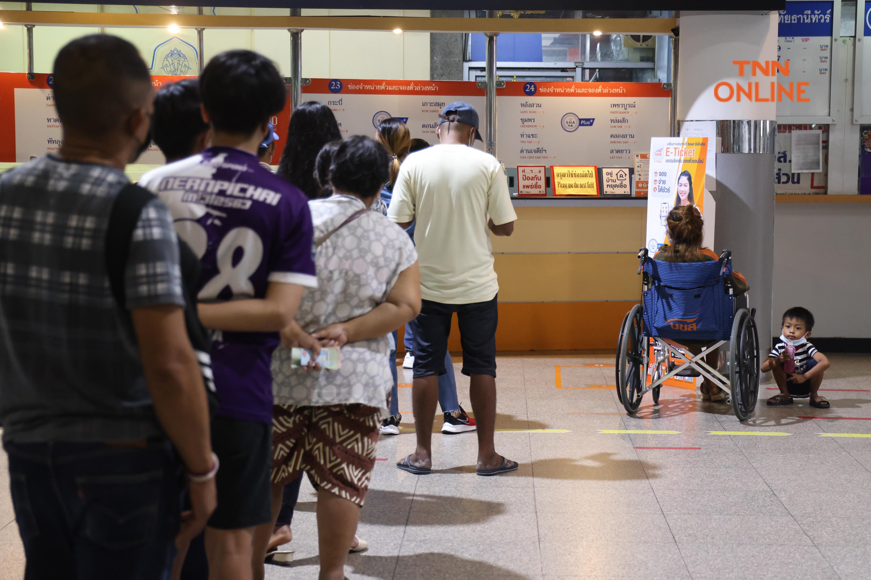 ประมวลภาพ แน่นหมอชิต2 ประชาชนกลับเข้ากทม.ตั้งแต่เช้ามืดหลังหยุดยาวช่วงสงกรานต์