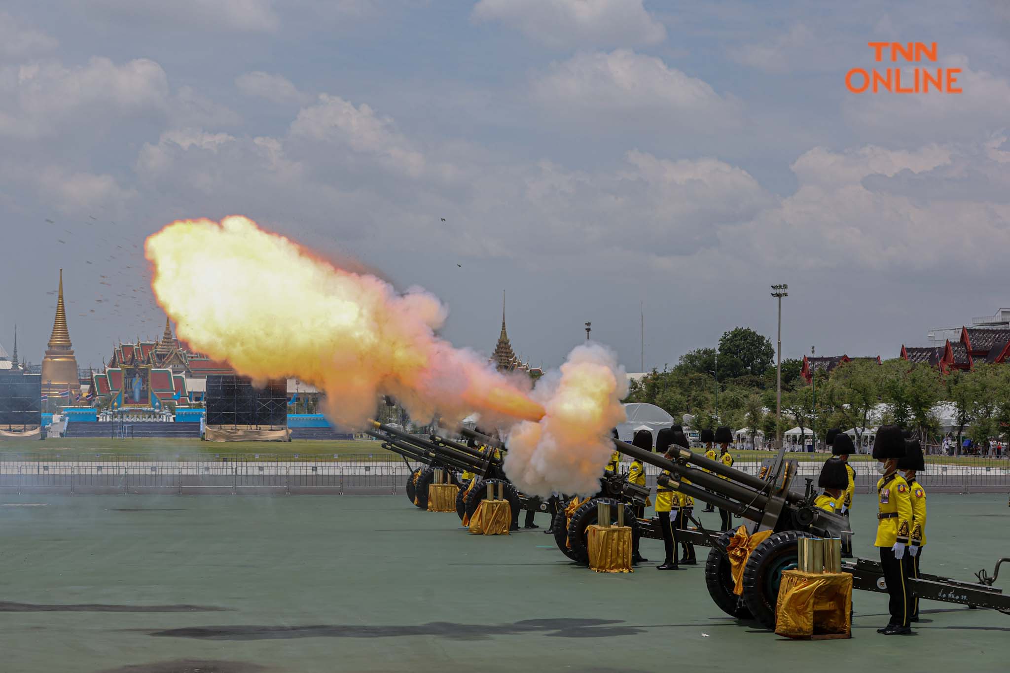 สลุตหลวงเฉลิมพระเกียรติ เนื่องในโอกาสวันเฉลิมพระชนมพรรษา สมเด็จพระพันปีหลวง