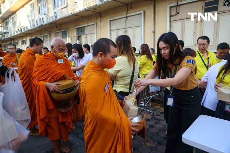 8 ปี วันนวมินทรมหาราช ศิริราชน้อมรำลึกในพระมหากรุณาธิคุณ เนื่องในวันคล้ายวันสวรรคต พระบาทสมเด็จพระบรมชนกาธิเบศร มหาภูมิพลอดุลยเดชมหาราช บรมนาถบพิตร