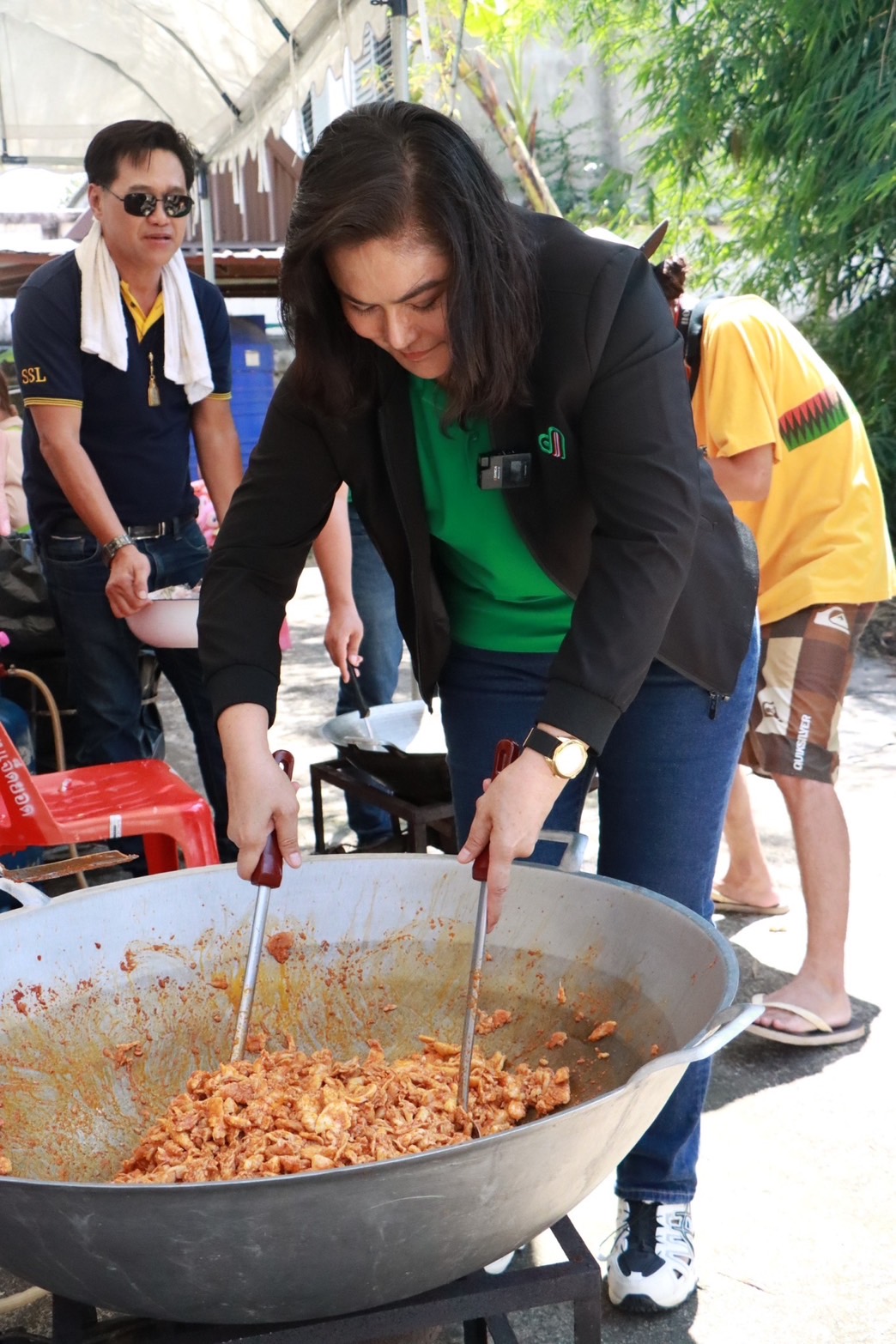 "หมอวรงค์" นำทีมไทยภักดีช่วยผู้ประสบภัยน้ำท่วมเชียงราย