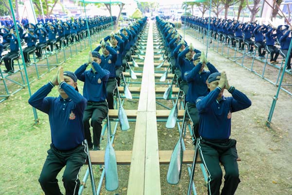 กำลังพลฝึกบนเขียงฝึก เตรียมพร้อมพระราชพิธีพยุหยาตราทางชลมารค