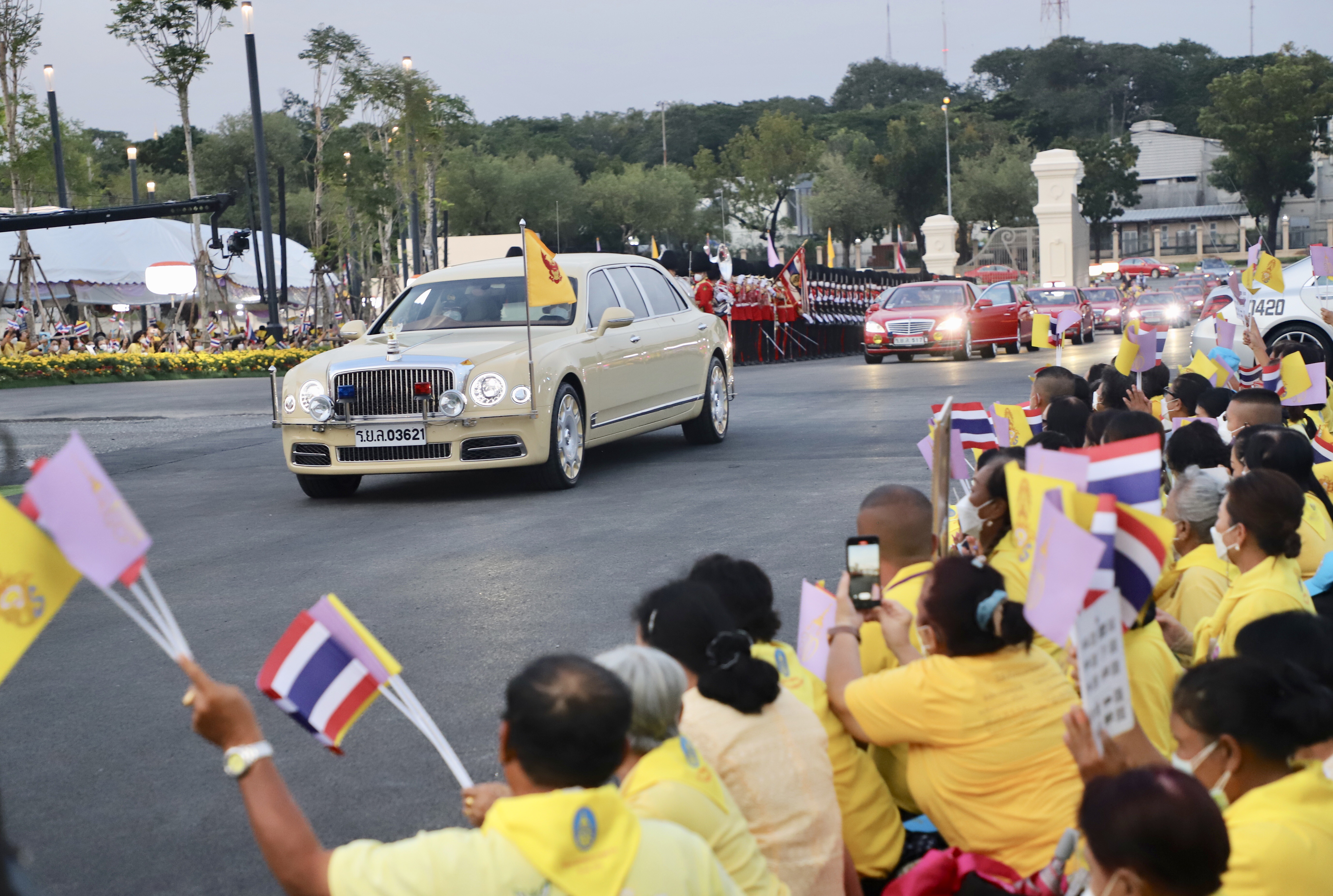 ในหลวง-พระราชินี เสด็จฯทรงเปิดพระบรมราชานุสาวรีย์ รัชกาลที่ 9