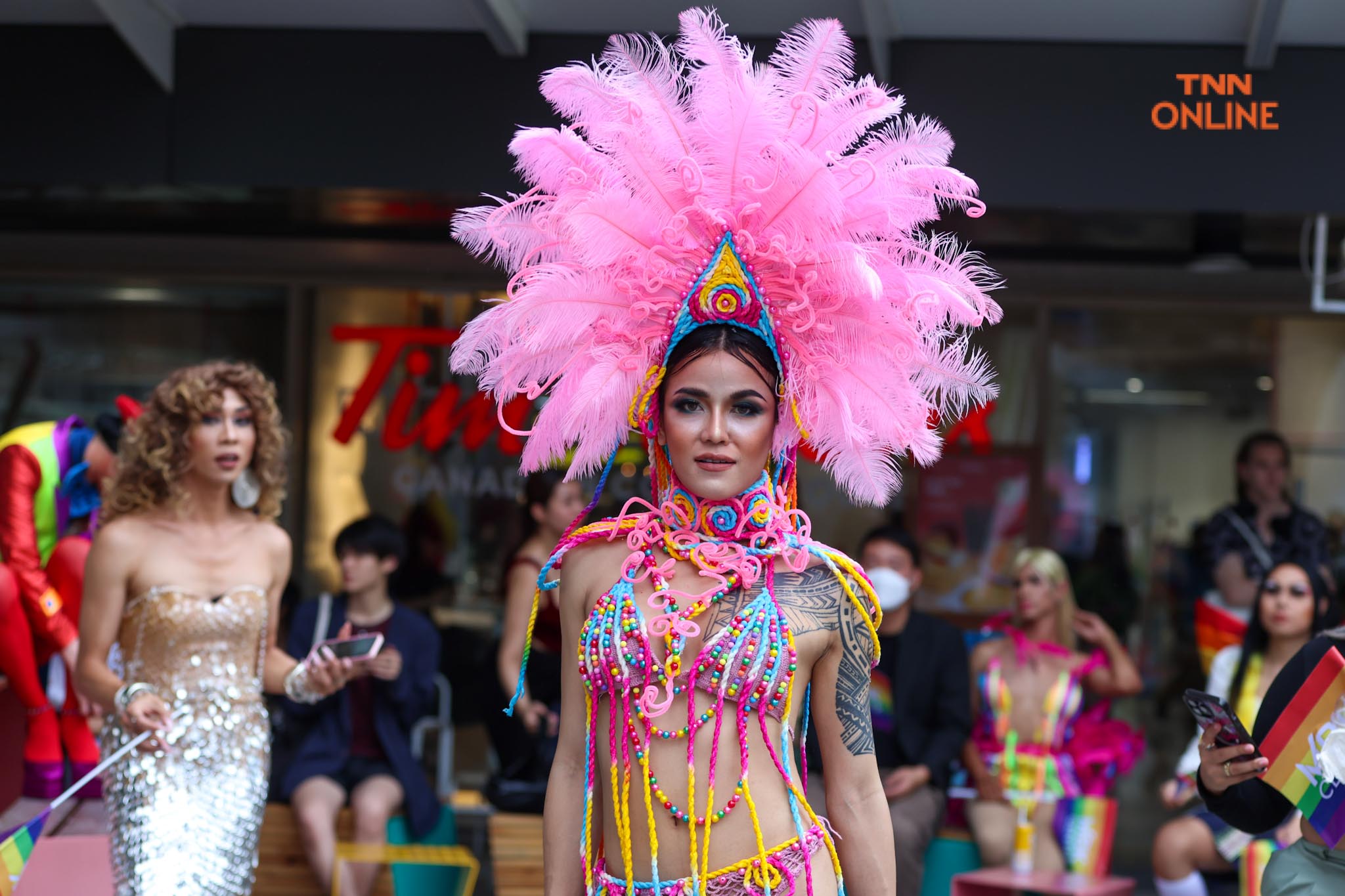 ครั้งแรกกับ DRAG PRIDE  แฟชั่นโชว์บน Runway ยาวกว่า 700 เมตร