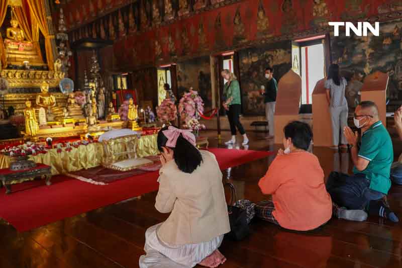 ไหว้พระขอพรในโอกาสขึ้นปีใหม่ สักการะพระพุทธรูป "นบพระปฏิมา 9 นครามหามงคล 2568"