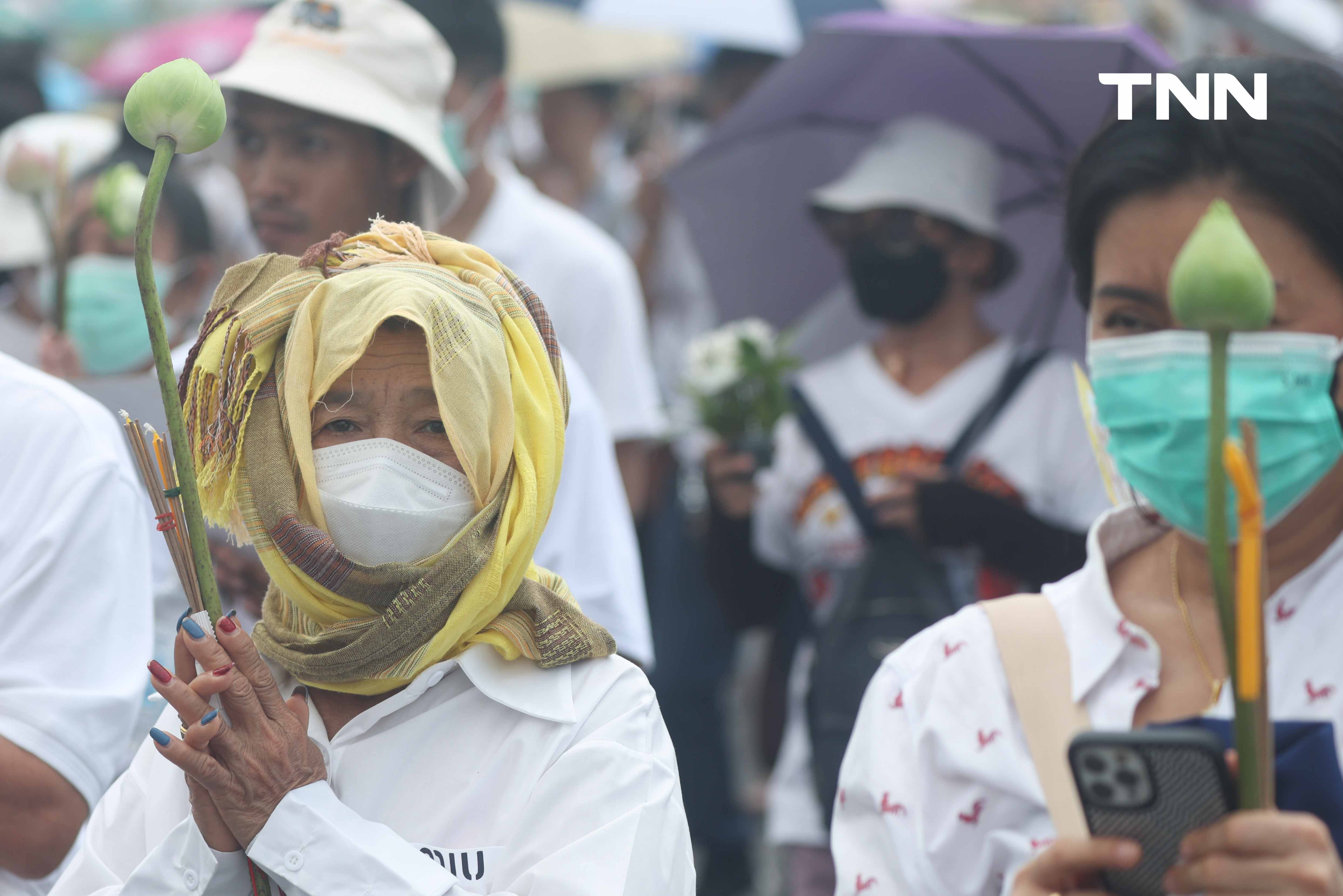 วันสุดท้ายเนืองแน่น ชาวพุทธเข้ากราบพระบรมสารีริกธาตุและพระอรหันตธาตุ