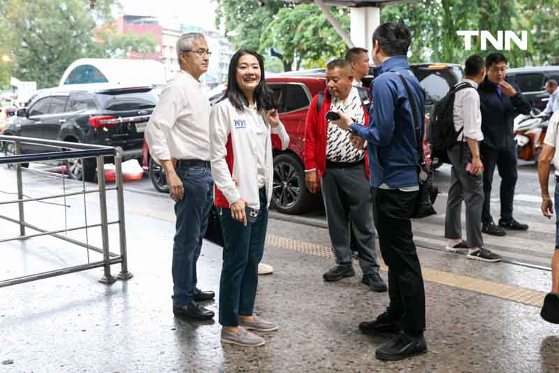 นายกฯร่วมเดินทางโดยรถไฟ นำสมาชิกพรรคเพื่อไทยร่วมเสวนาที่หัวหิน