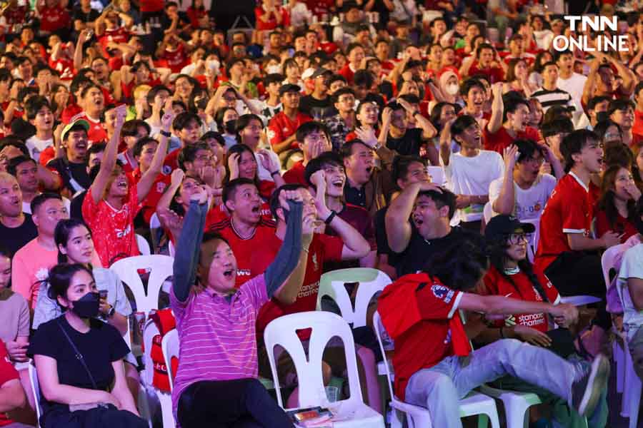 แฟนบอลลุ้นจนจบเกมส์ ปีศาจแดงปีศาจแดง บุกแบ่งแต้ม หงส์แดง