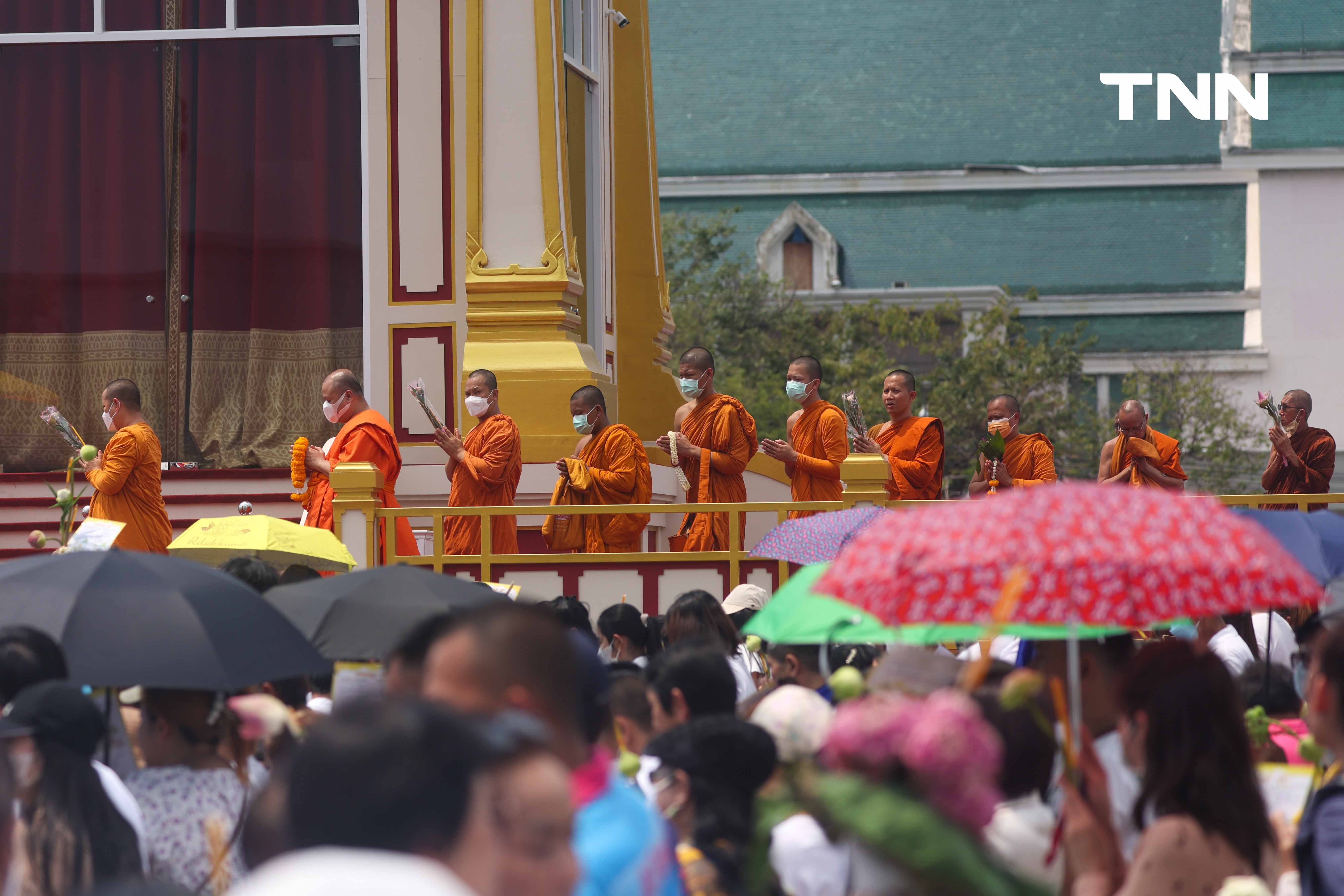 วันสุดท้ายเนืองแน่น ชาวพุทธเข้ากราบพระบรมสารีริกธาตุและพระอรหันตธาตุ