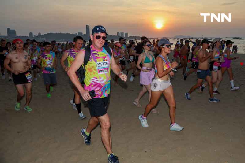 ทะเลลุกเป็นไฟ นักวิ่งกว่า 5,000 คน วิ่งบิกินี่ริมหาดพัทยา