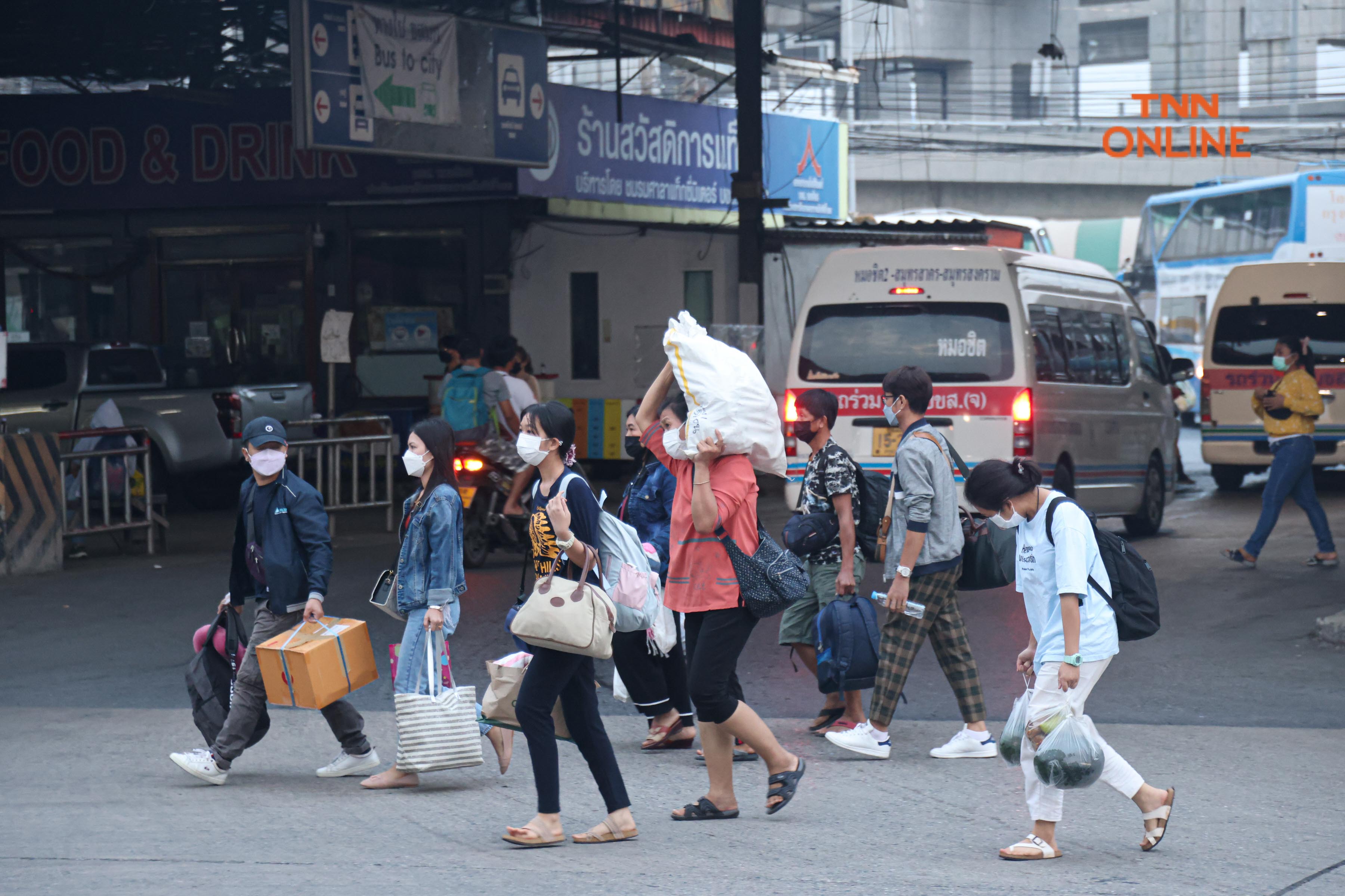 ประมวลภาพ แน่นหมอชิต2 ประชาชนกลับเข้ากทม.ตั้งแต่เช้ามืดหลังหยุดยาวช่วงสงกรานต์