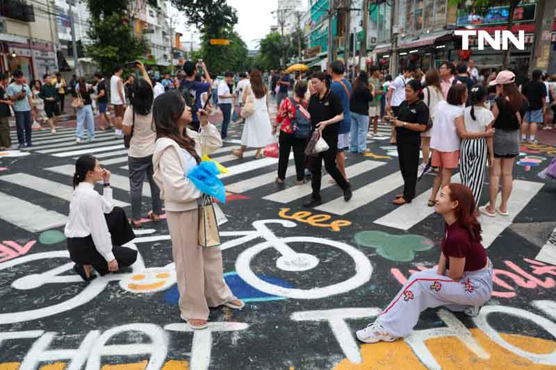 กทม. ชวนลดใช้รถ เพ้นท์สีถนนบรรทัดทองเพิ่มพื้นที่คนเดิน ในงาน Bangkok Car Free 2024