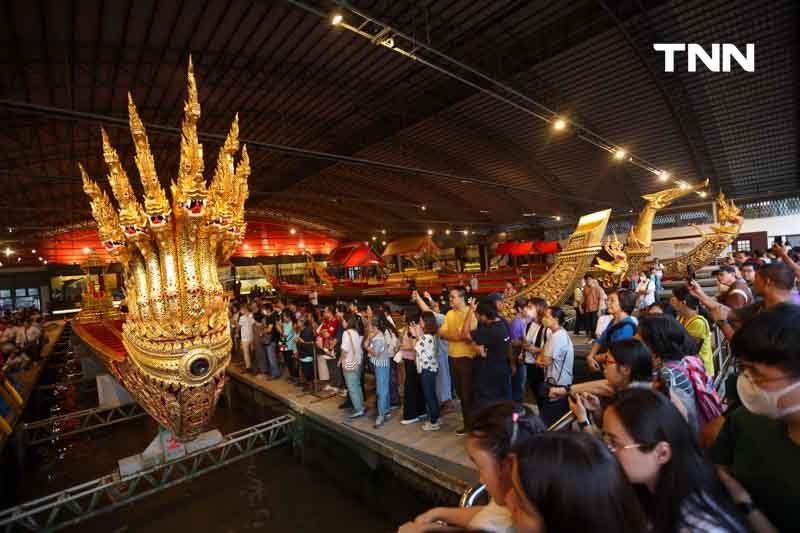 งดงาม วิจิตรตระการตา ชมเรือพระราชพิธียามค่ำคืน