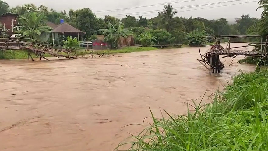 เปิดภาพความเสียหาย น้ำท่วมหนักภาคเหนือ บ้านเรือนจมบาดาล 300 หลัง