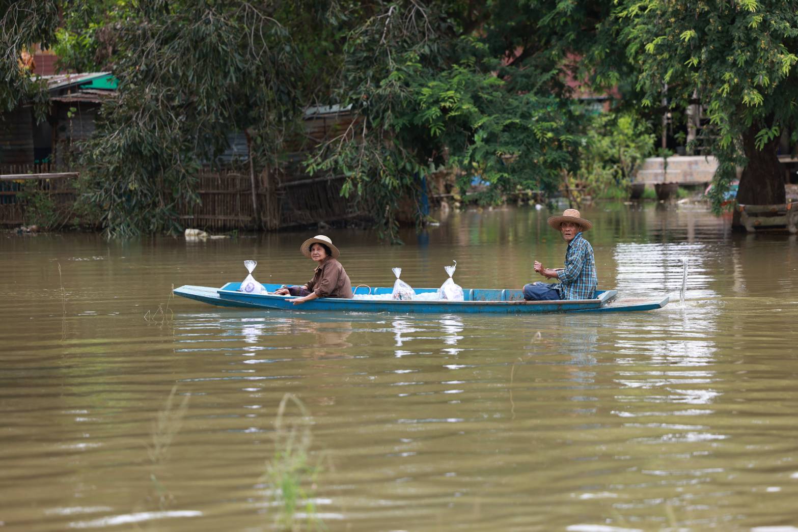 น้ำท่วมพิจิตรยาวนาน 1 เดือน กระทบกว่า 1,000 ครัวเรือน