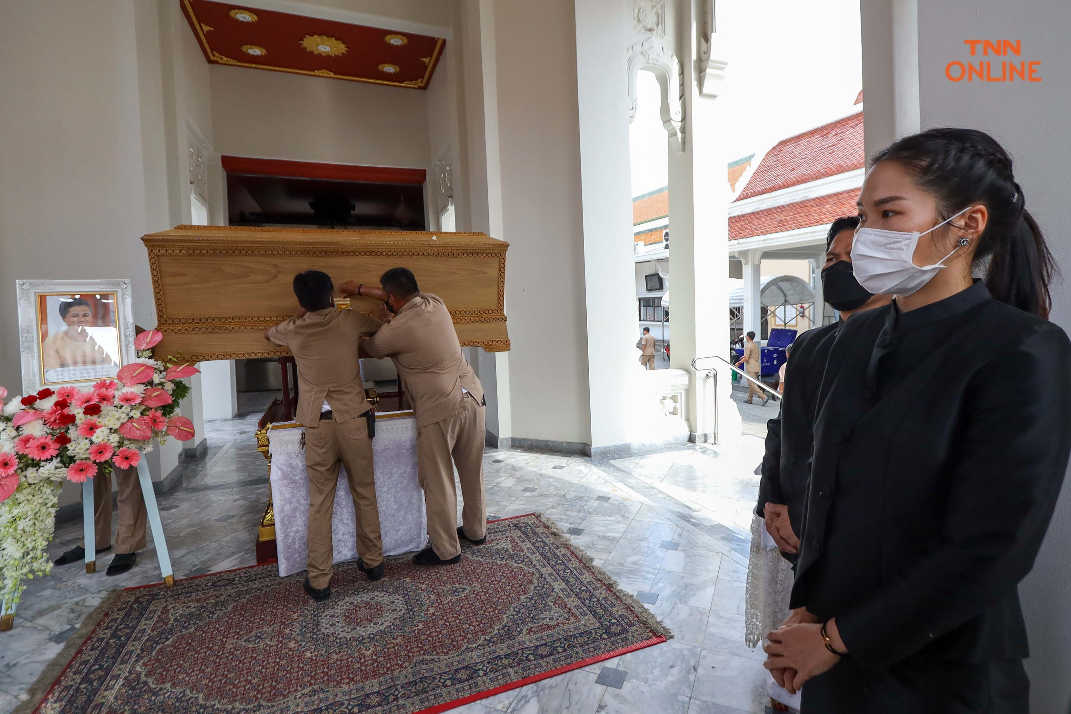 สุดอาลัย เมย์-รัชนก ส่งคุณแม่ครั้งสุดท้าย