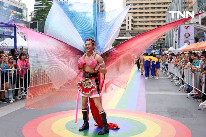 LGBTQIAN+ คนดังกว่า 500 ชีวิต บน Rainbow Runway ยาว 80 เมตร ร่วมฉลอง Pride Month
