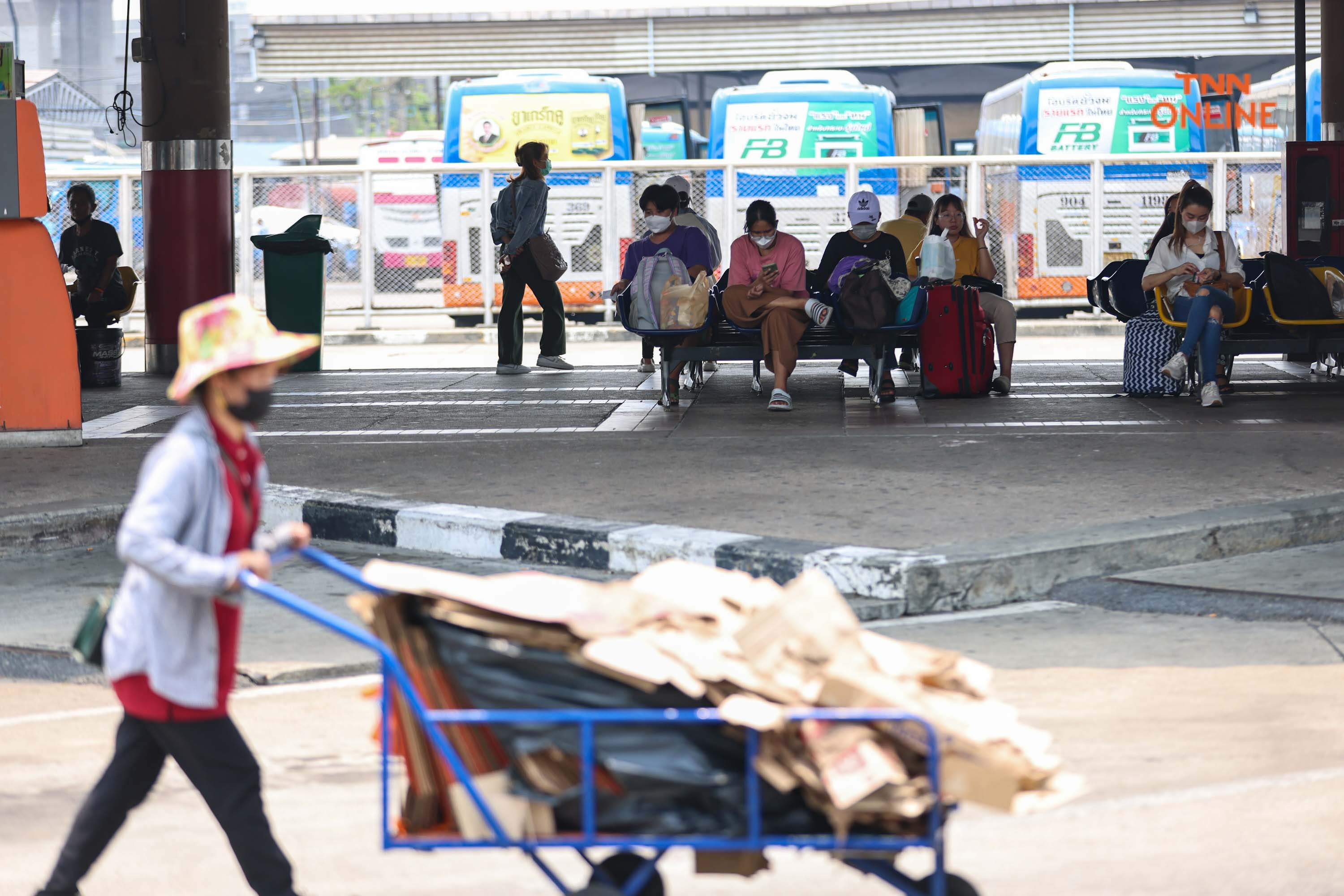 ปชช.กลับบ้านสงกรานต์ บขส. ยืนยันรถพอไม่มีผู้โดยสารตกค้าง