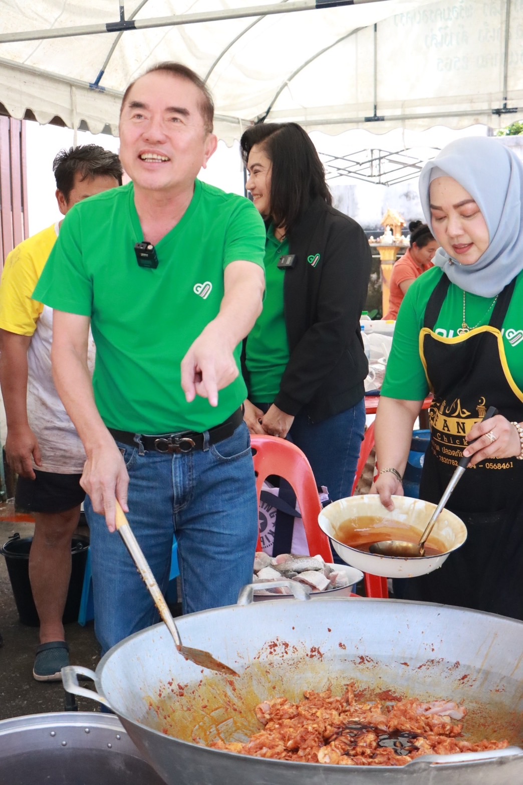 "หมอวรงค์" นำทีมไทยภักดีช่วยผู้ประสบภัยน้ำท่วมเชียงราย