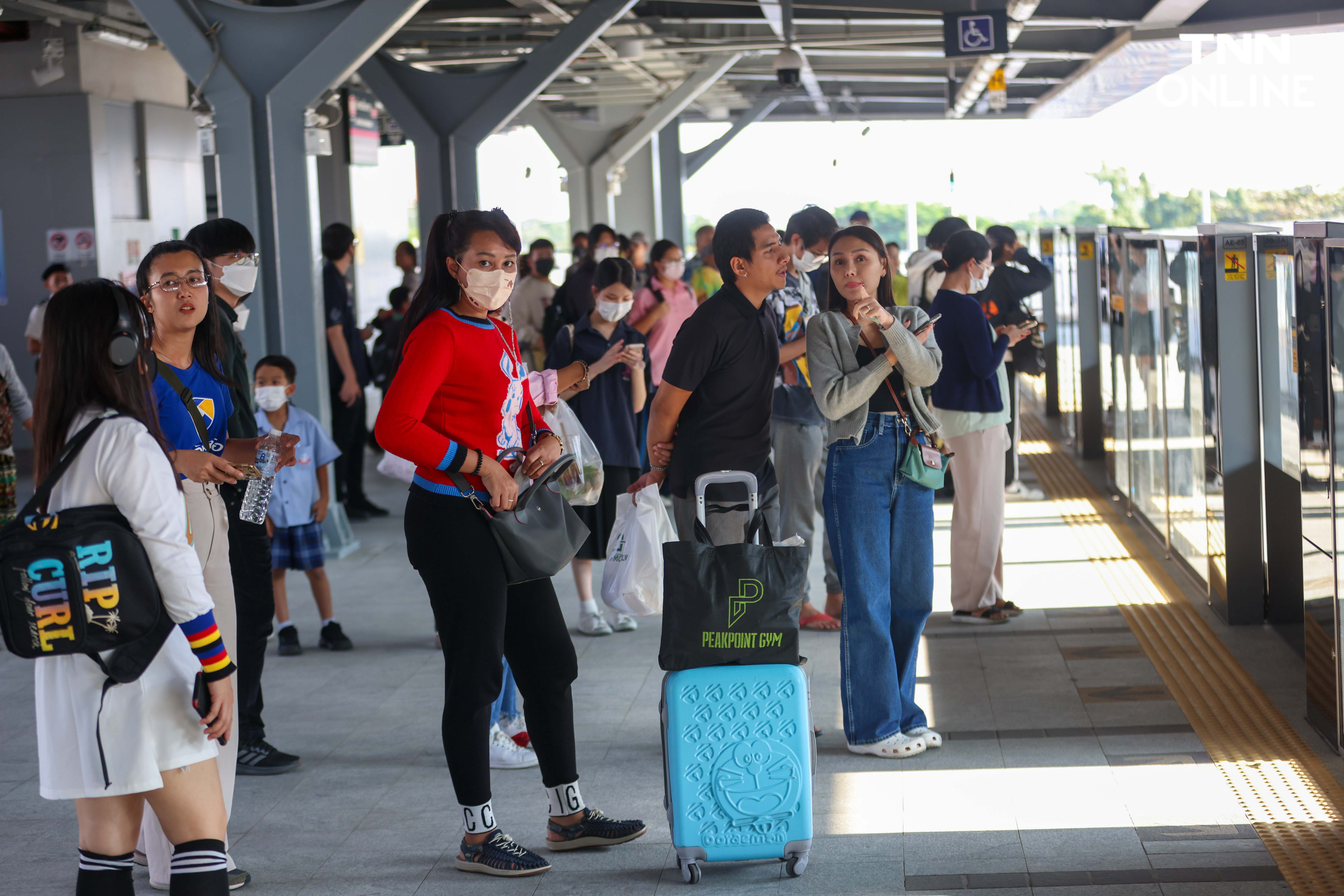 ปชช.ทดลองนั่งคึกคัก รถไฟฟ้ามหานครสายสีชมพู แคราย – มีนบุรี