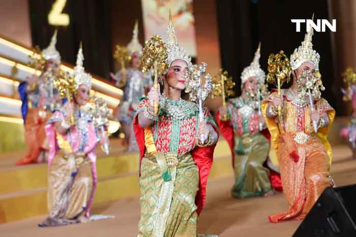 ม่านน้ำเฉลิมพระเกียรติ แสง สี เสียง และจินตลีลา ชุด “ลำนำแห่งนที สดุดีจอมราชัน”