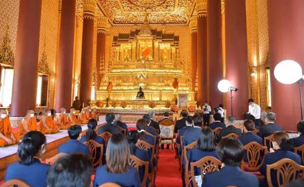 มูลนิธิอาสาเพื่อนพึ่ง(ภาฯ)ยามยาก จัดพิธีสวดถวายพระพรชัยมงคล